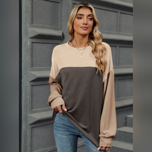 Double Take Contrast Round Neck Long Sleeve T-Shirt - Picture 3 of 5